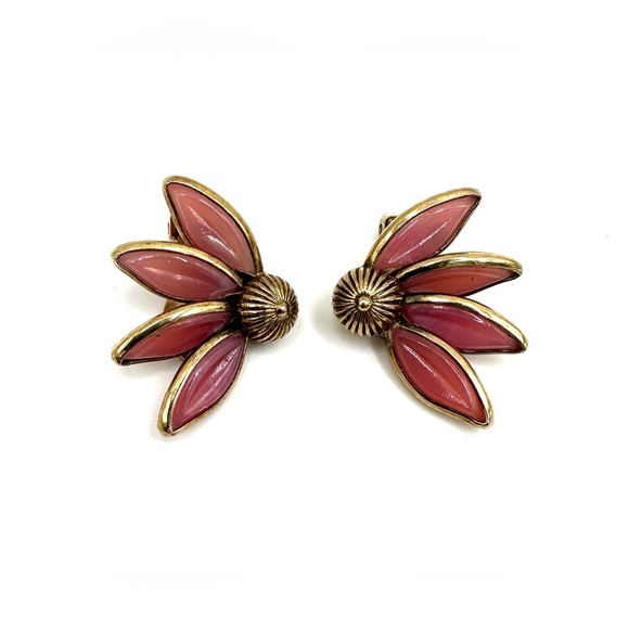 Vintage Crown Trifari Poured Glass Flower Petals "Petalette" Clip Earrings-Rose - Picture 4 of 6